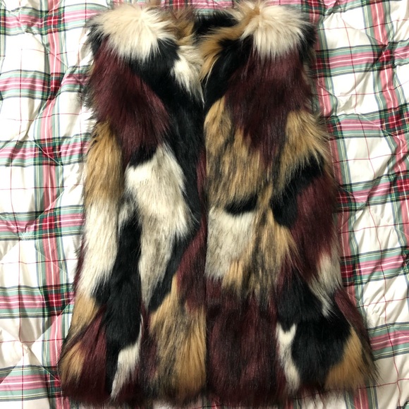 NWOT Design Lab Lord & Taylor Faux Fur Vest (XS) - Picture 2 of 6
